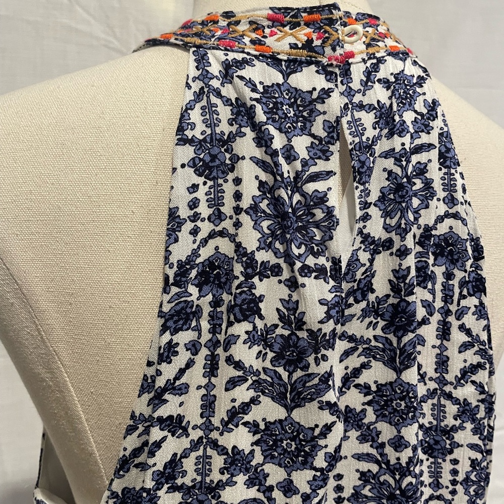 THML Floral halter mini dress L‎ - Picture 4 of 10